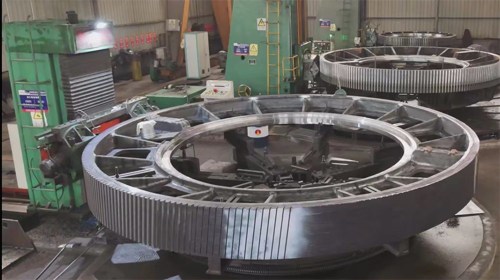 Large pit molding for heavy steel casting production